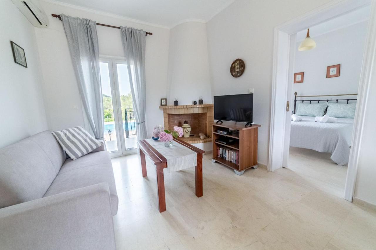 Villa Adonis Halikounas Esterno foto