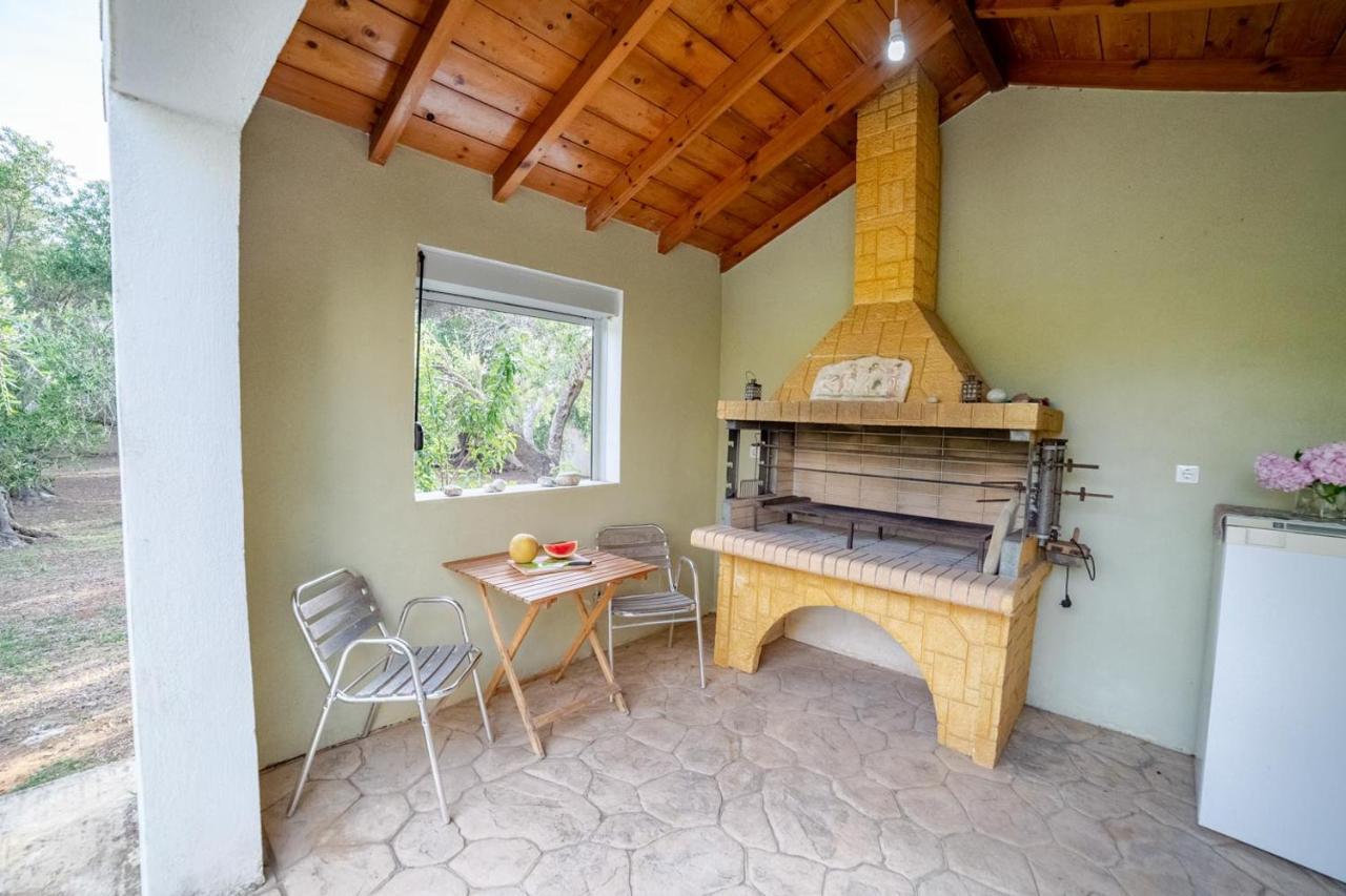 Villa Adonis Halikounas Esterno foto