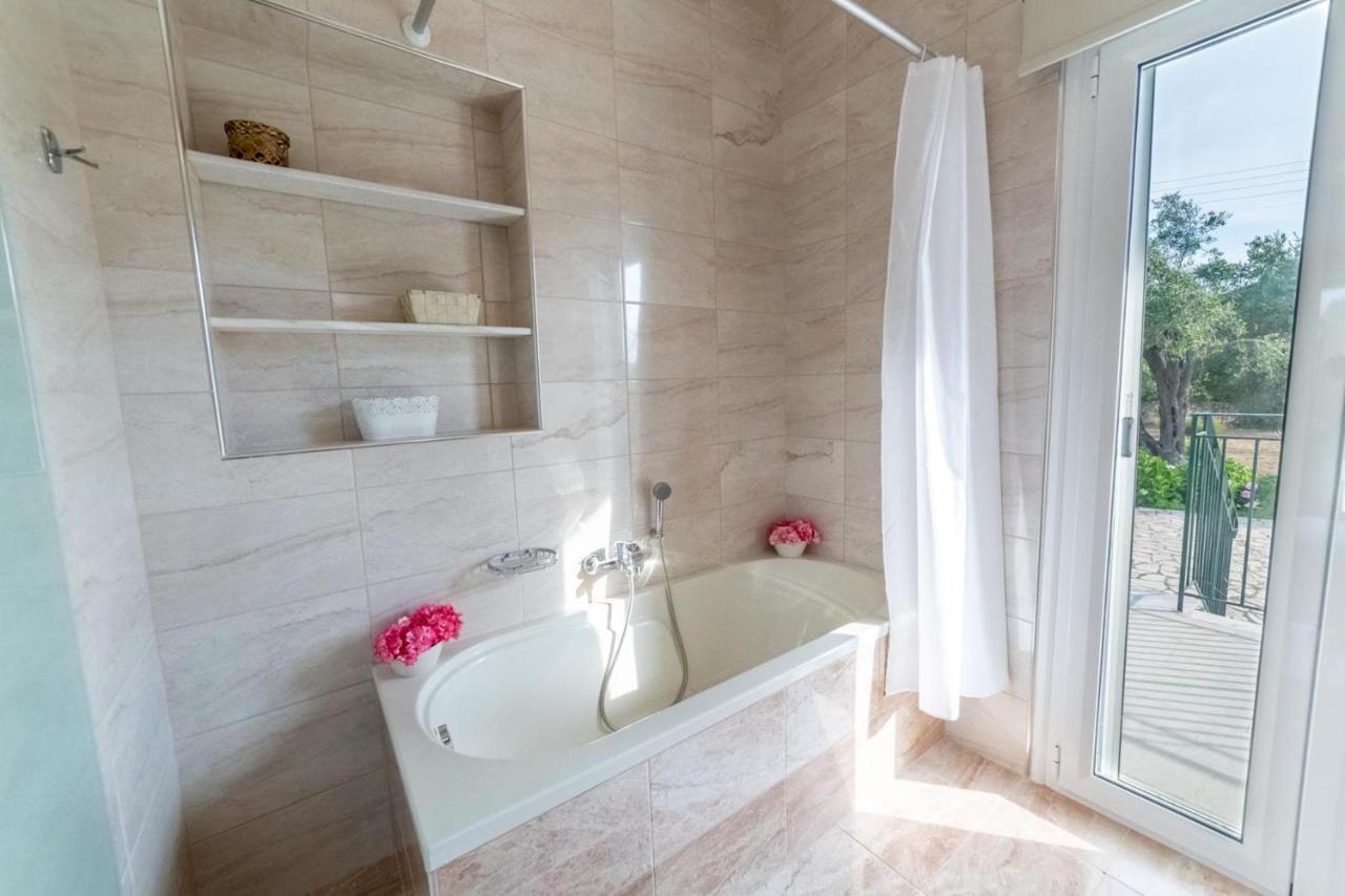 Villa Adonis Halikounas Esterno foto