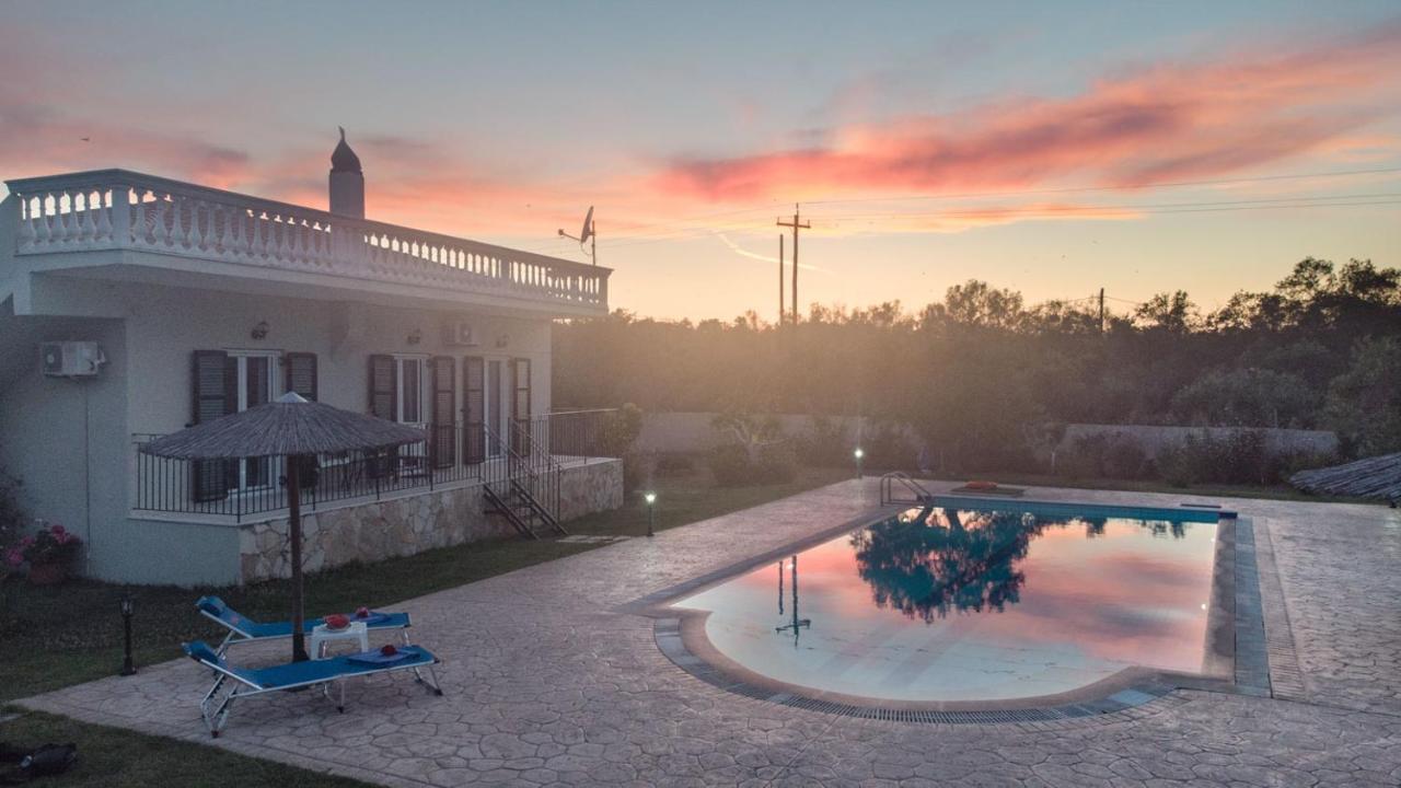 Villa Adonis Halikounas Esterno foto